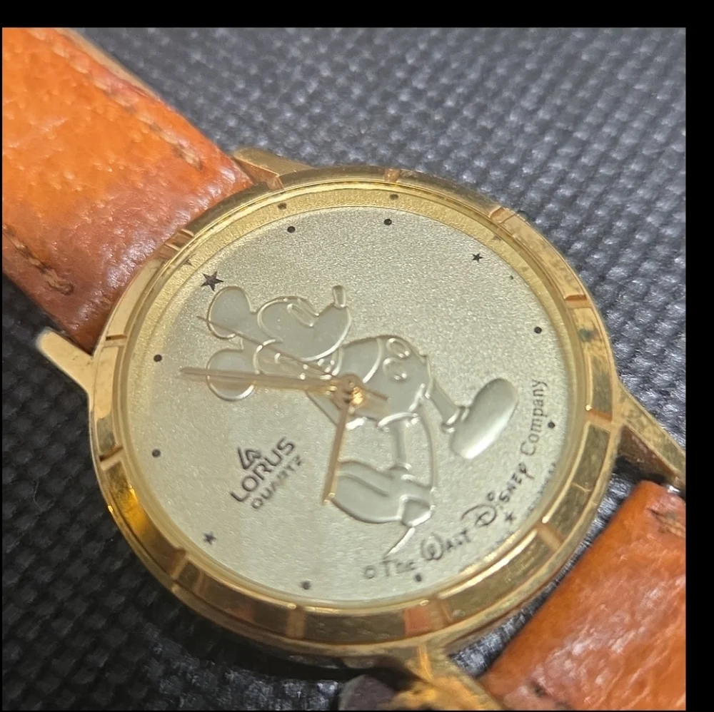 Lorus Quartz Disney Mickey Mouse Watch